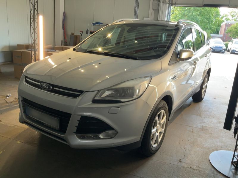 Ford Kuga 2.0 TDCi Titanium — 1/57