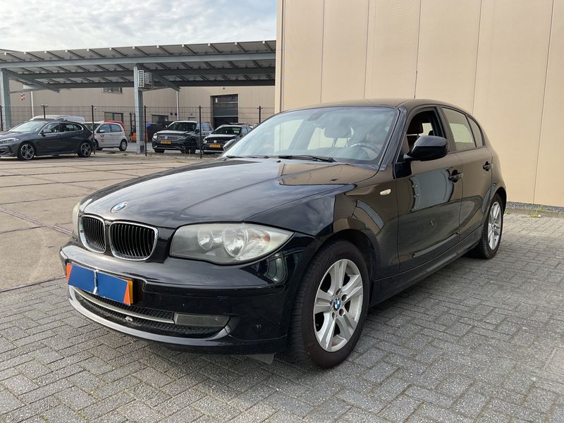 BMW 1er 116i — 1/27