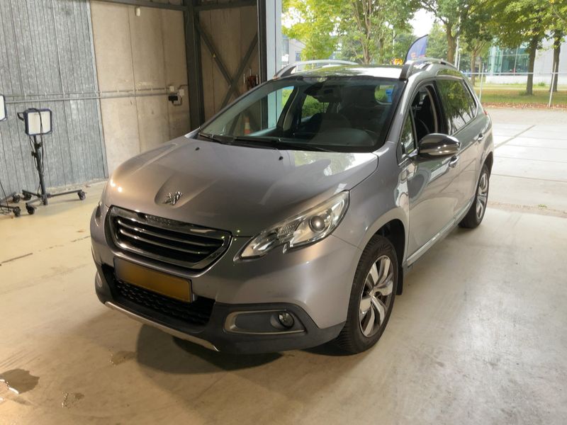 Peugeot 2008 1.6 Allure — 1/36