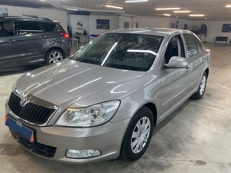 Skoda Octavia 1.4 TSI Ambiente — 1/33