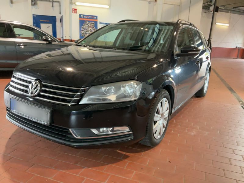Volkswagen Passat 2.0 TDI Trendline 4Motion BlueMotion Tech — 1/38