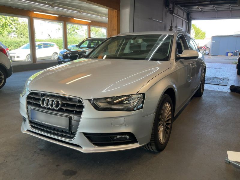 Audi A4 2.0 TDI Attraction — 1/43