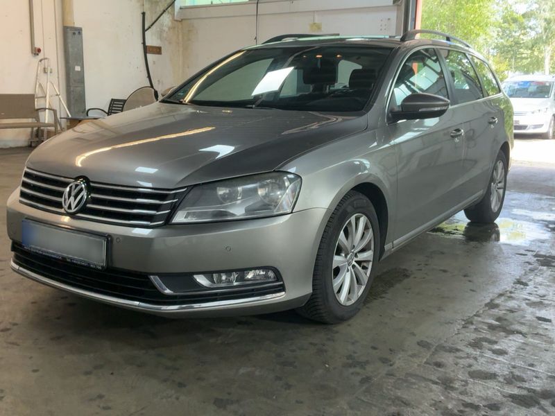 Volkswagen Passat 2.0 TDI Comfortline BlueMotion Tech — 1/39