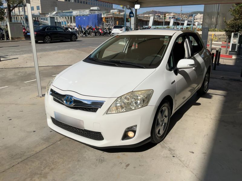 Toyota Auris 1.8 Hybrid Executive — 1/33