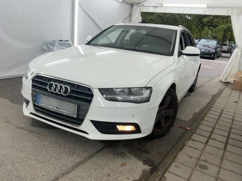 Audi A4 2.0 TDI Ambiente — 1/52