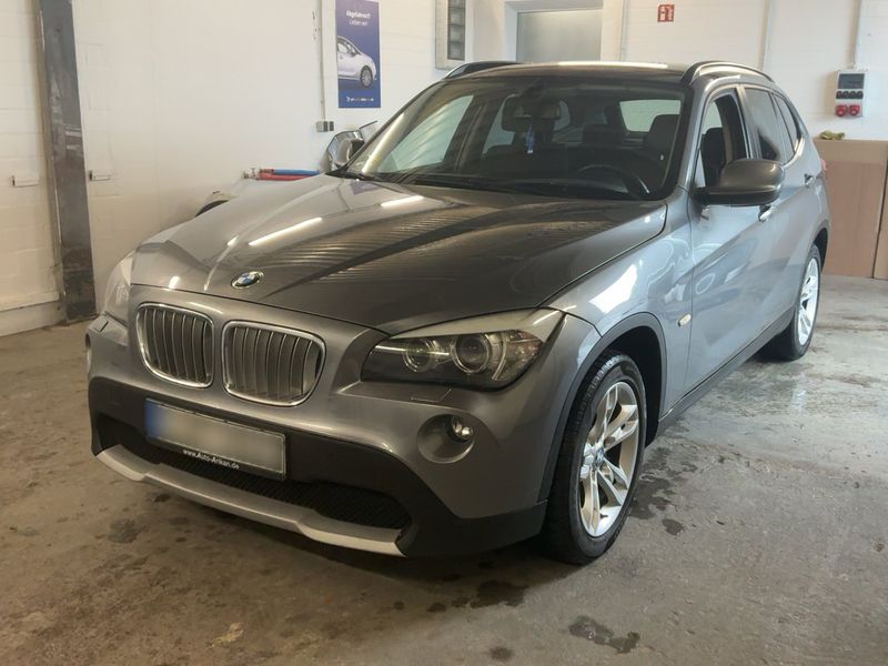 BMW X1 xDrive 28i — 1/48