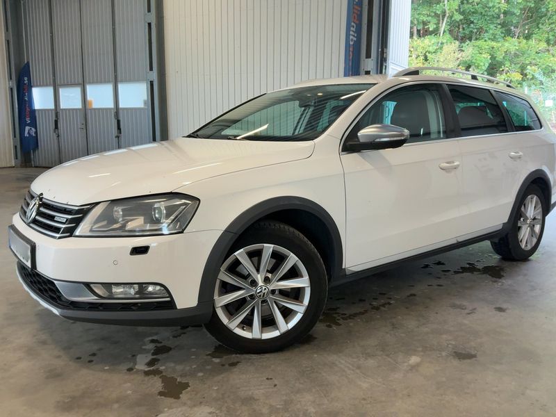 Volkswagen Passat 2.0 TDI 4Motion BlueMotion Tech — 1/35