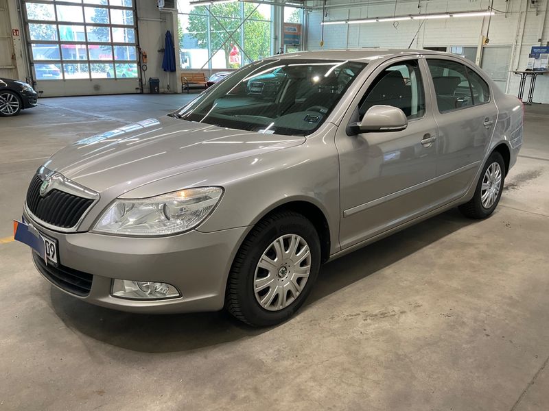 Skoda Octavia 1.8 TSI Ambiente — 1/35