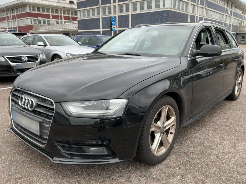 Audi A4 2.0 TDI Attraction — 1/36