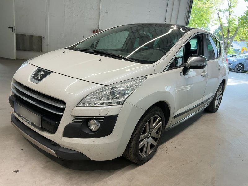 Peugeot 3008 2.0 HDi Hybrid4 — 1/41