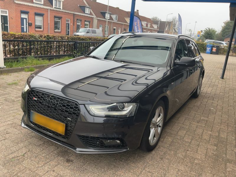 Audi A4 1.8 TFSI Attraction — 1/38