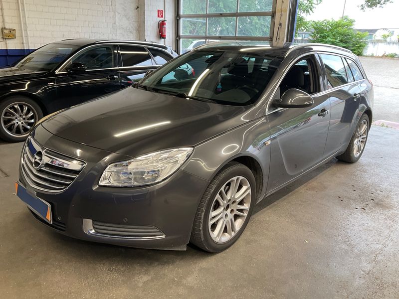 Opel Insignia Sports Tourer 1.8 Edition — 1/41