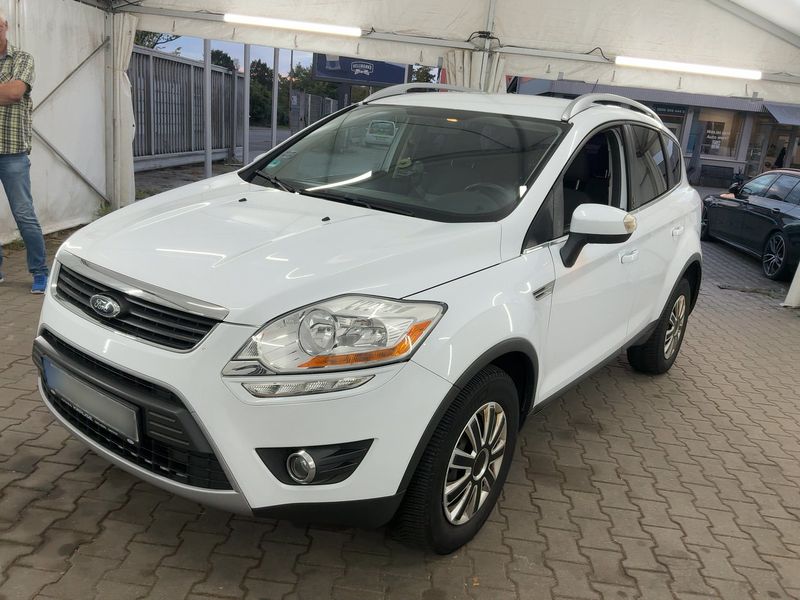 Ford Kuga 2.0 TDCi Champions Edition — 1/28