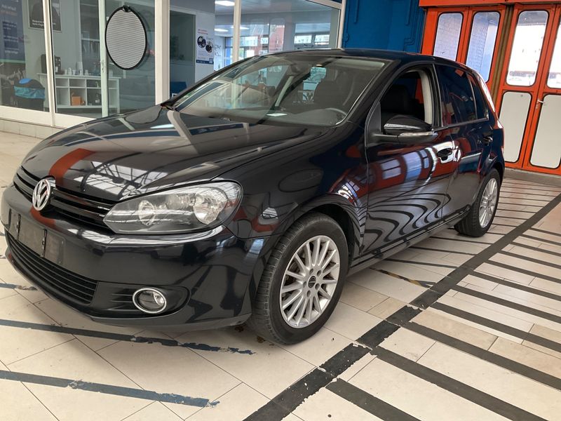 Volkswagen Golf VI 1.4 Trendline — 1/44