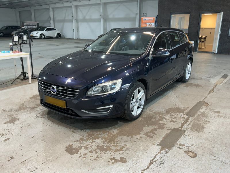 Volvo V60 2.4 D6 Plug-in Hybrid Summum AWD — 1/30