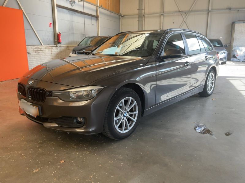 BMW 3er 320d xDrive — 1/33