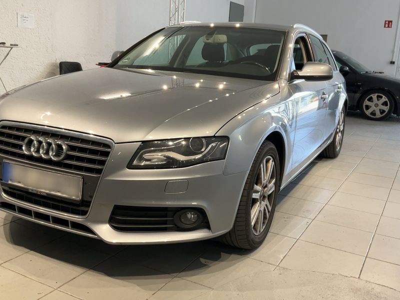 Audi A4 2.0 TDI Ambiente — 1/32