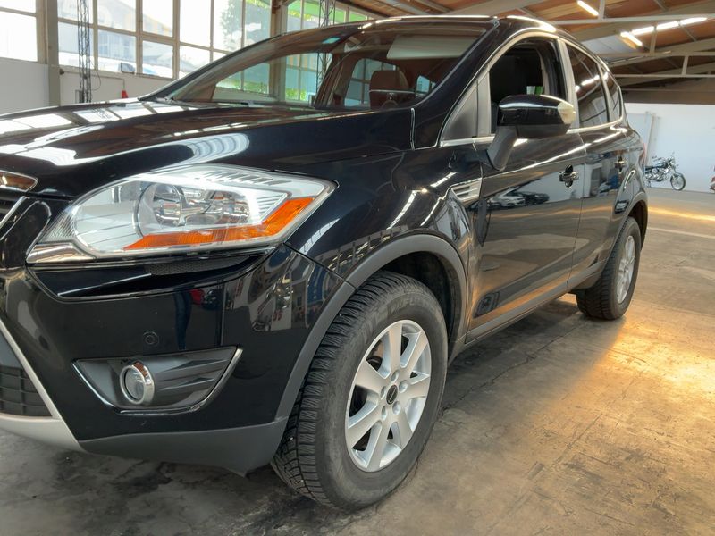 Ford Kuga 2.0 TDCi Titanium — 1/39