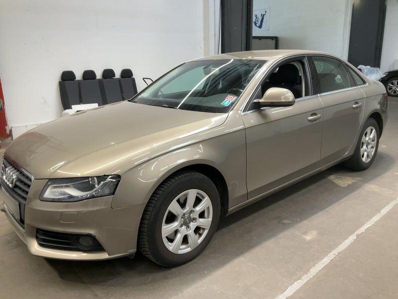 Audi A4 2.0 TDI Ambiente — 1/38