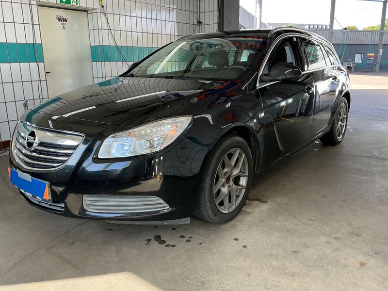 Opel Insignia Sports Tourer 1.8 Edition — 1/43