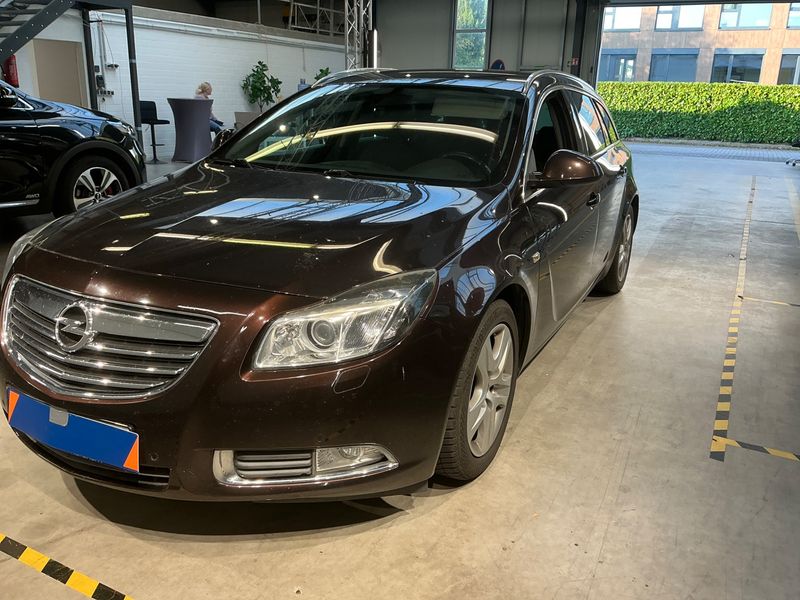 Opel Insignia Sports Tourer 2.0 CDTI Sport — 1/21