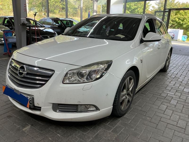Opel Insignia Sports Tourer 2.0 CDTI Sport — 1/16