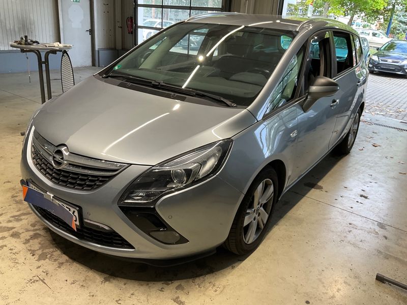 Opel Zafira Tourer 1.6 CDTI DPF Style — 1/24