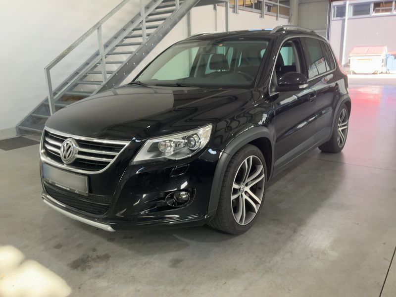 Volkswagen Tiguan 2.0 TSI Sport & Style 4Motion — 1/49