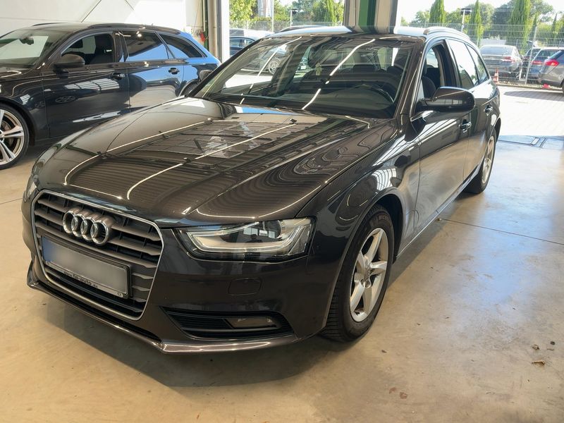 Audi A4 2.0 TDI Ambiente — 1/32