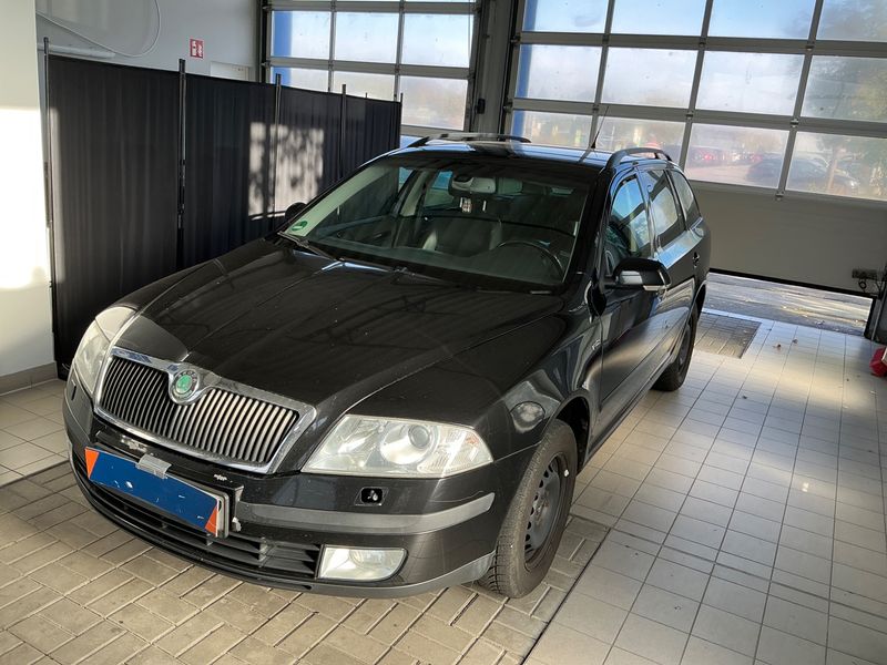 Skoda Octavia 2.0 TDI Laurin & Klement — 1/38