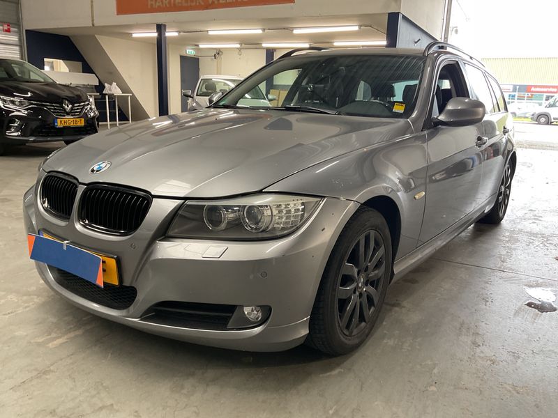 BMW 3er 318i — 1/27