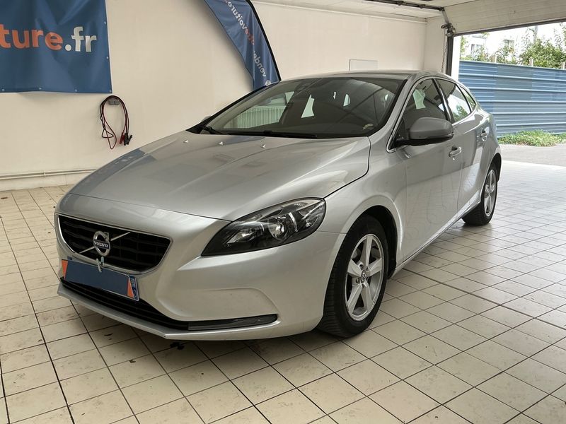 Volvo V40 1.6 D2 Momentum — 1/21