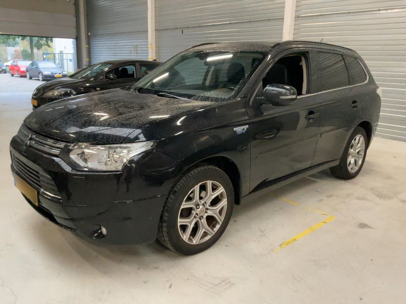 Mitsubishi Outlander 2.0 PHEV PHEV Instyle 4WD — 1/24