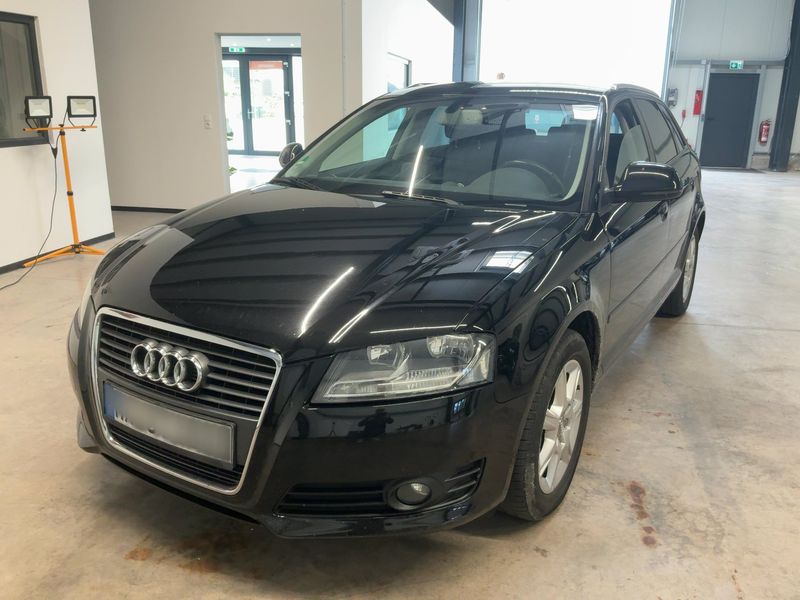 Audi A3 Sportback 1.9 TDI Ambiente — 1/34