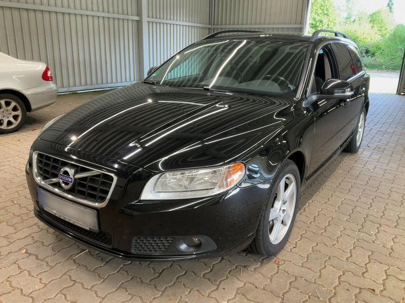 Volvo V70 2.0 D3 Kinetic — 1/36