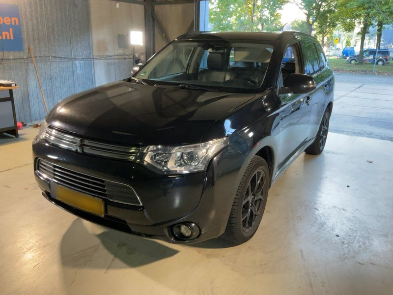Mitsubishi Outlander 2.0 PHEV PHEV Intense 4WD — 1/39