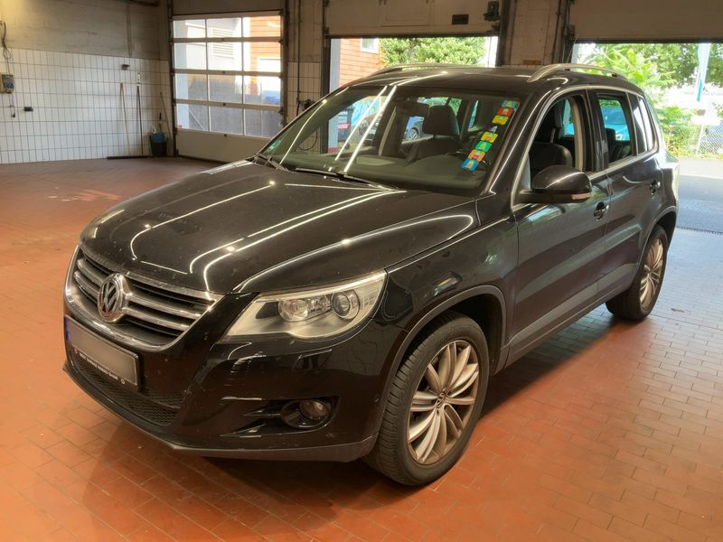 Volkswagen Tiguan 2.0 TDI Sport & Style 4Motion — 1/53