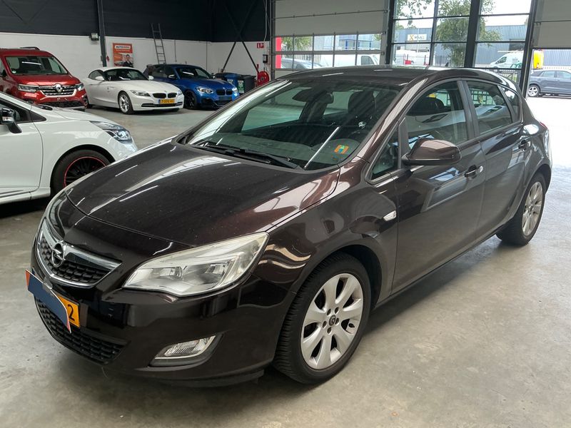 Opel Astra 1.4 Turbo Edition — 1/22