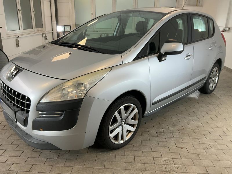 Peugeot 3008 1.6 Access — 1/43