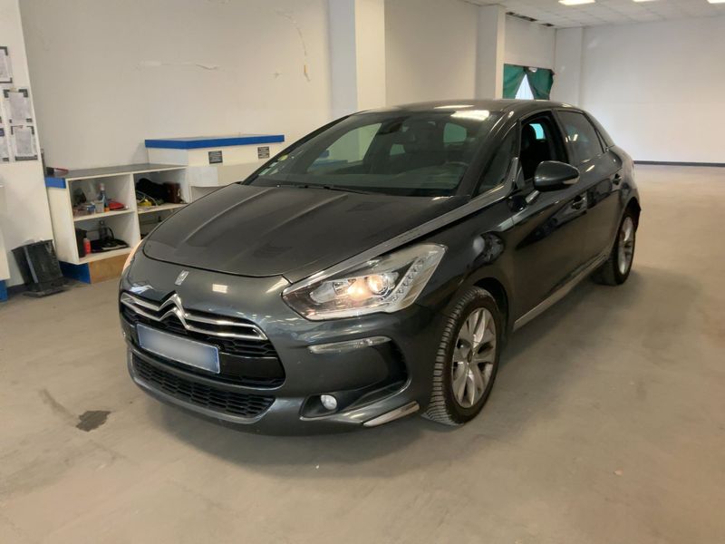 Citroen DS5 1.6 Blue-HDi BeChic — 1/31