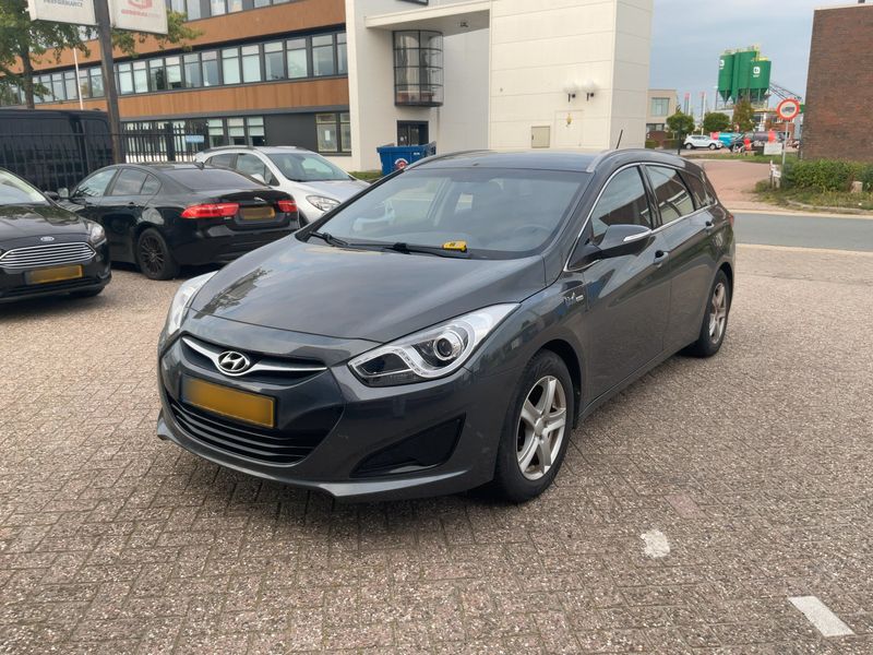 Hyundai i40 1.6 Comfort — 1/36