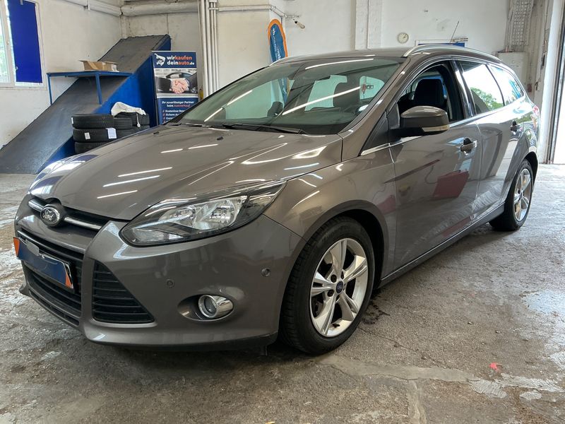 Ford Focus 1.6 EcoBoost Champions Edition — 1/37