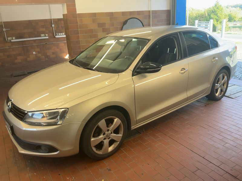 Volkswagen Jetta 1.2 TSI Match — 1/39