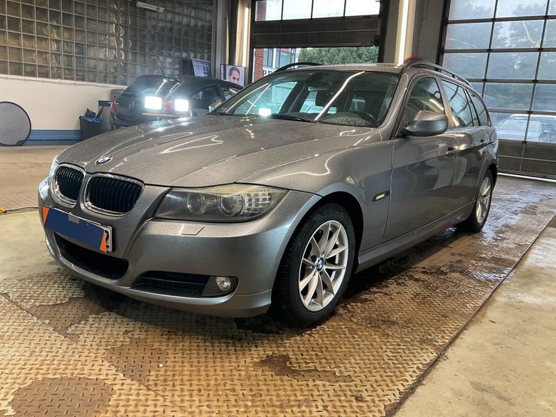 BMW 3er 318i — 1/23