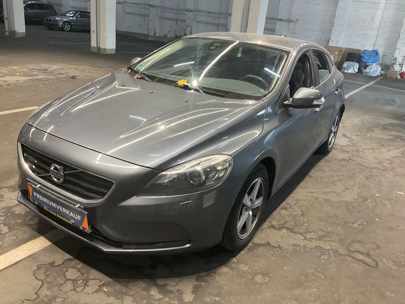 Volvo V40 1.6 T2 You! — 1/36